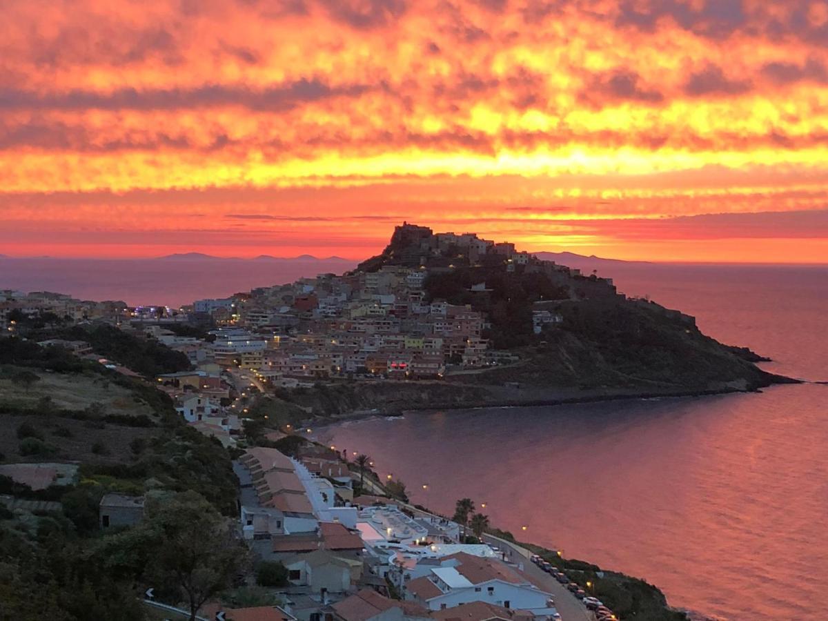 La Tartaruga Spiaggiata - Bilocale Centrale A Pochi Metri Dalla Spiaggia Castelsardo Ngoại thất bức ảnh